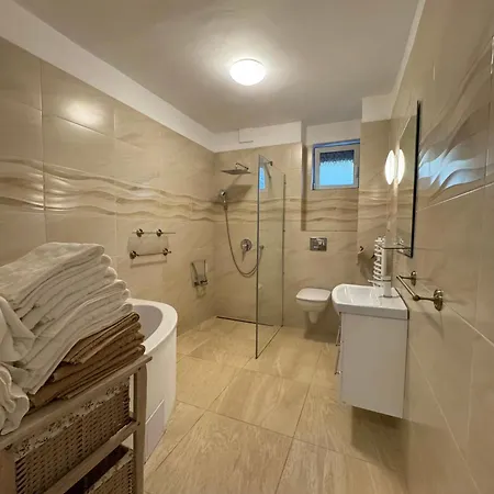 Riverside Krasna דירה קושיצה