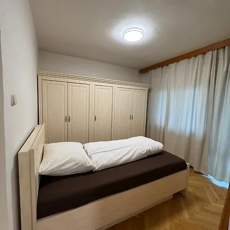 Riverside Krasna Apartament *