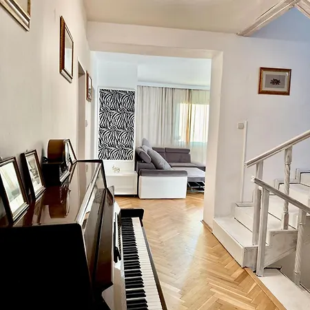 Riverside Krasna Apartman *