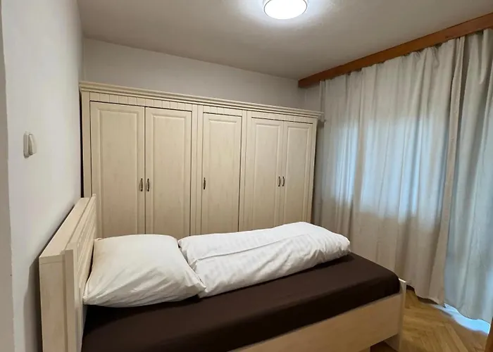 Riverside Krasna Апартаменты *